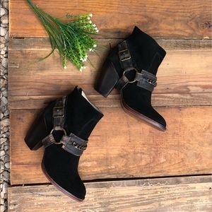 SOHO cobbler black heeled ankle booties